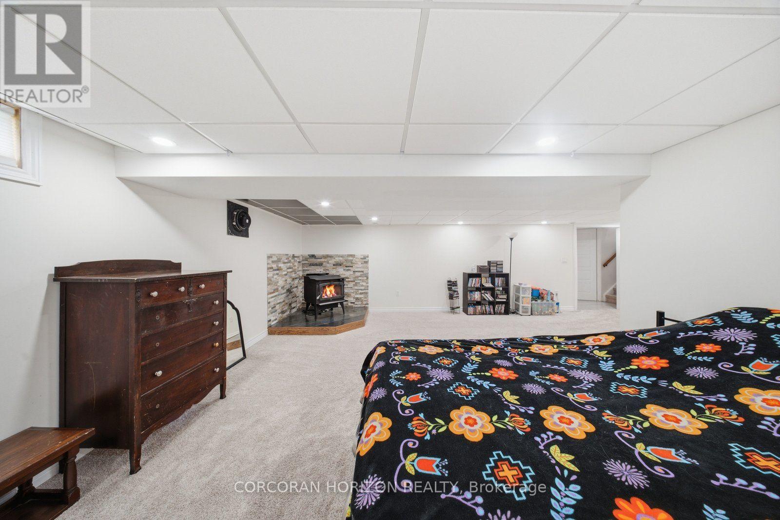 13 MACKAY AVENUE - Image 20
