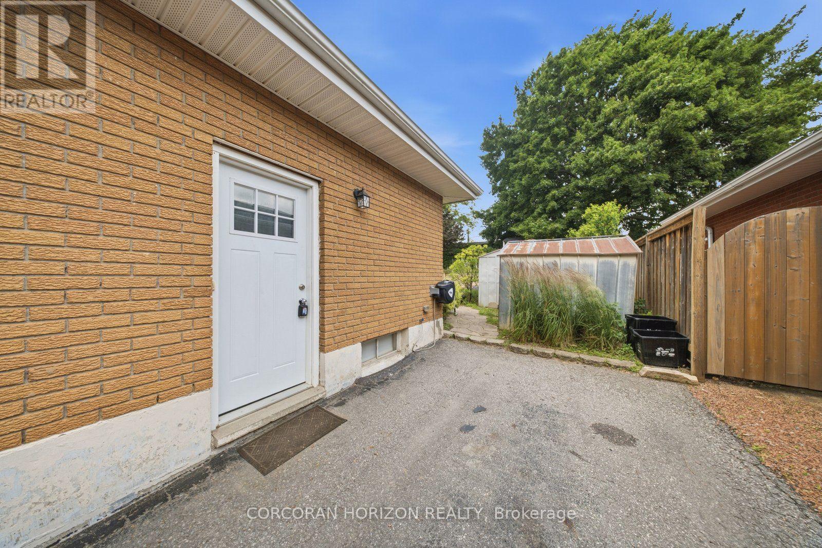 13 MACKAY AVENUE - Image 26