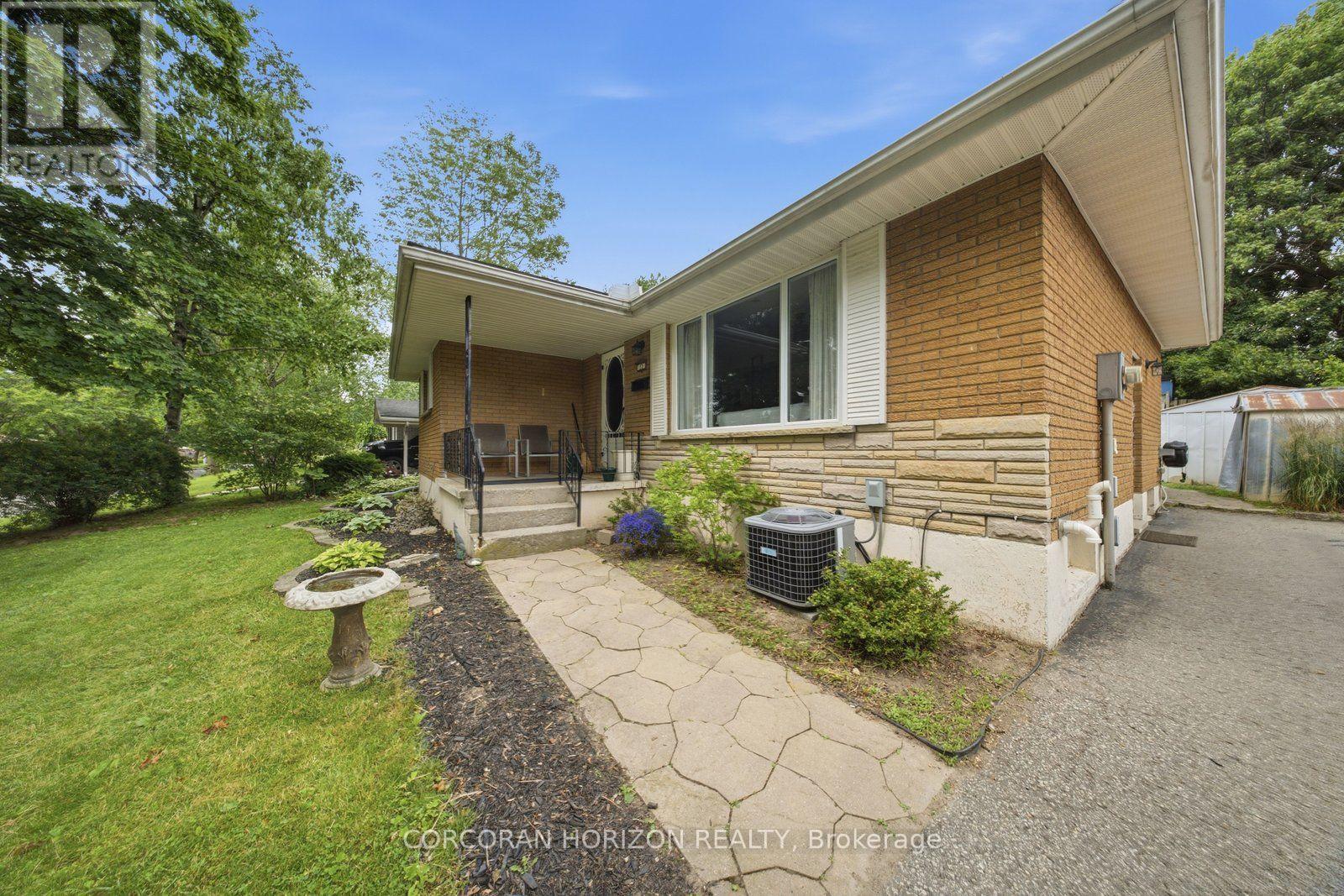 13 MACKAY AVENUE - Image 3