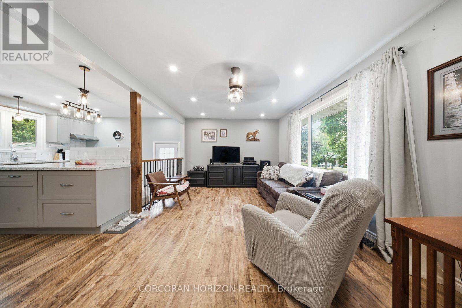 13 MACKAY AVENUE - 5