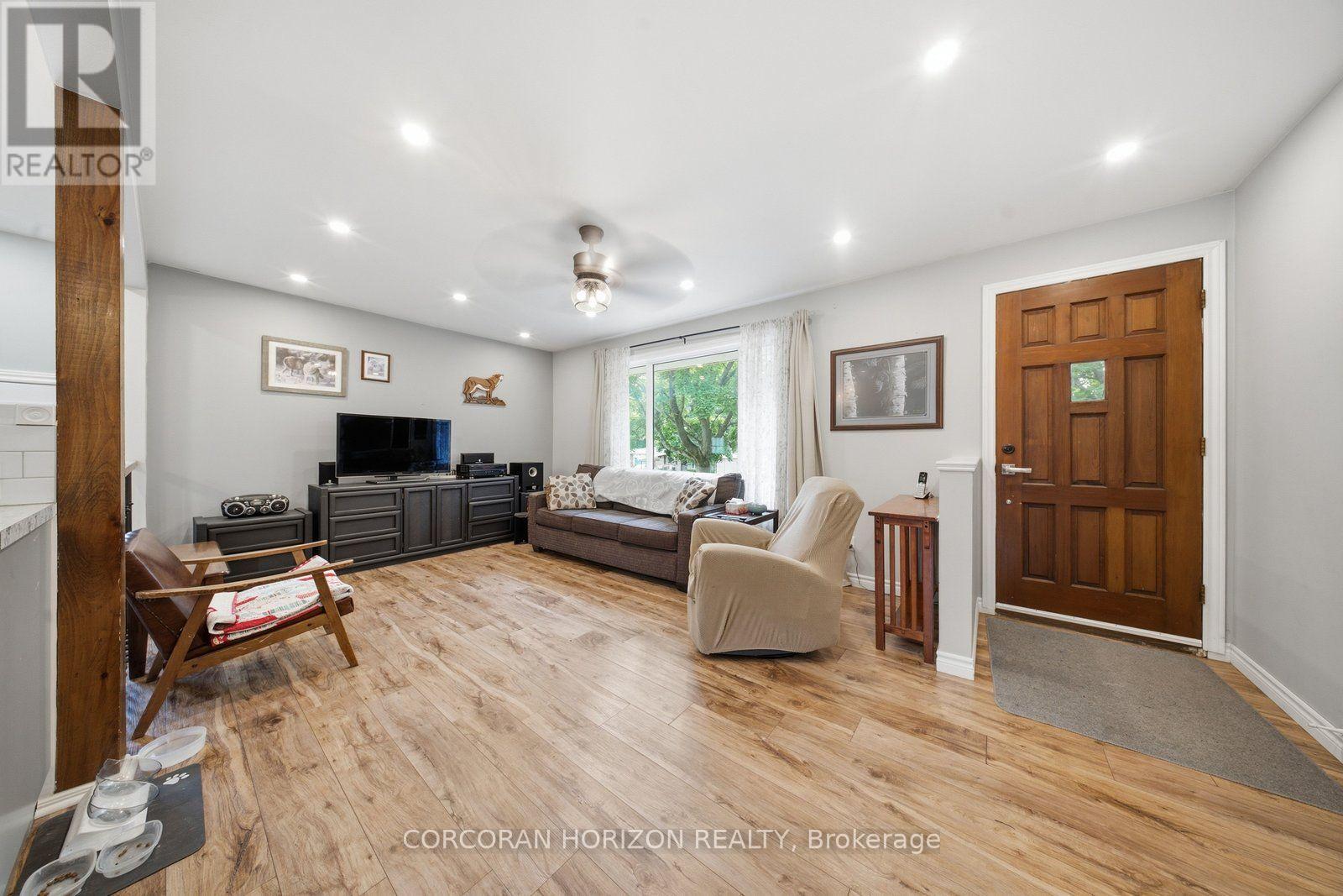 13 MACKAY AVENUE - Image 6