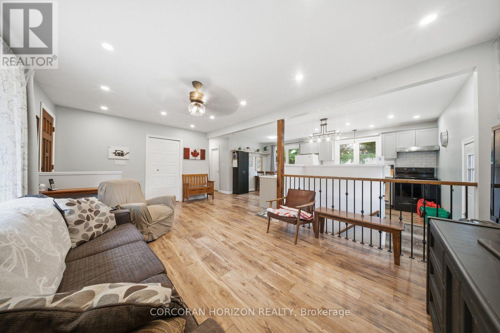 13 MACKAY AVENUE - Image 7