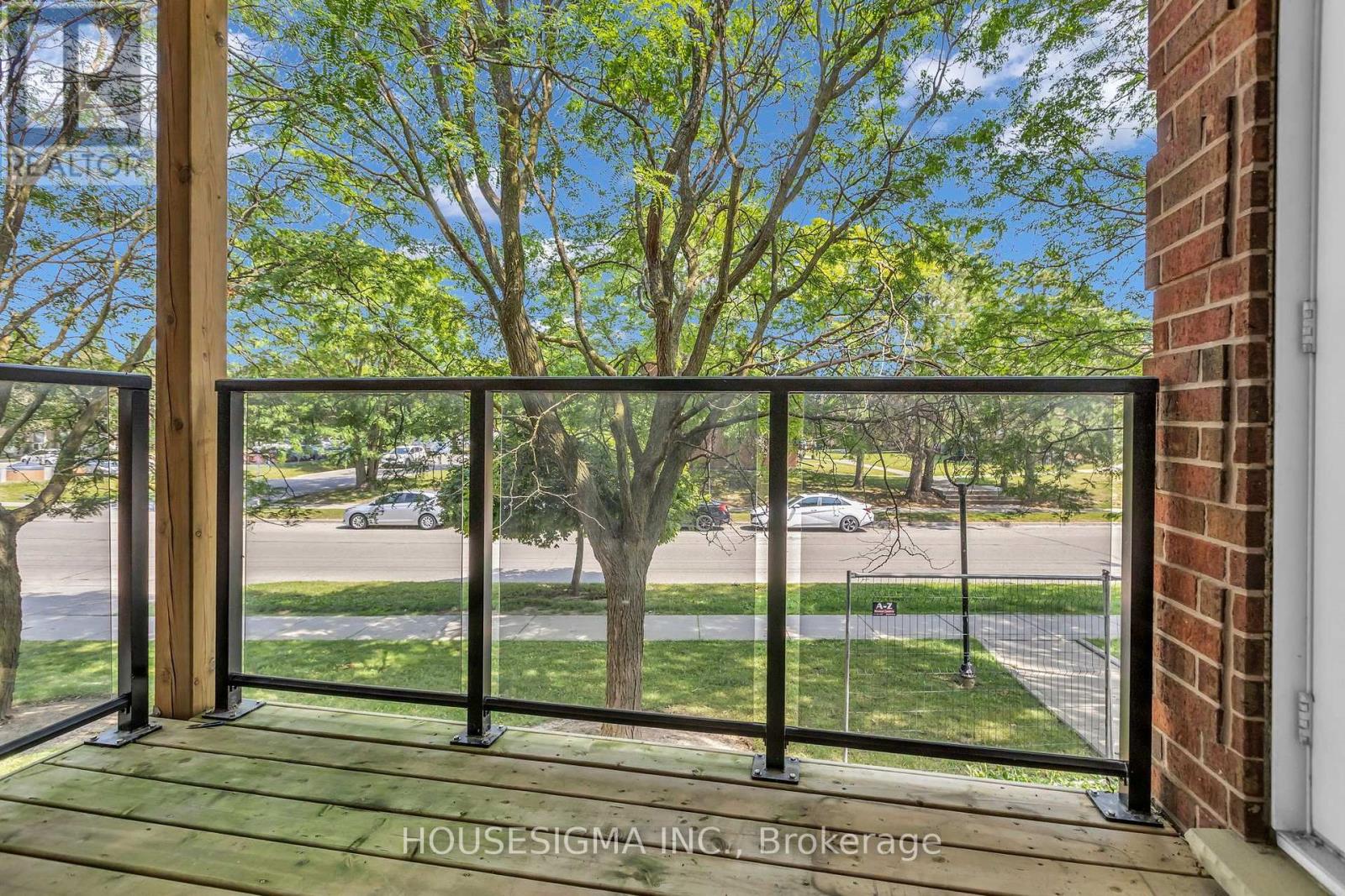 #606 565 GREENFIELD AVENUE - 23