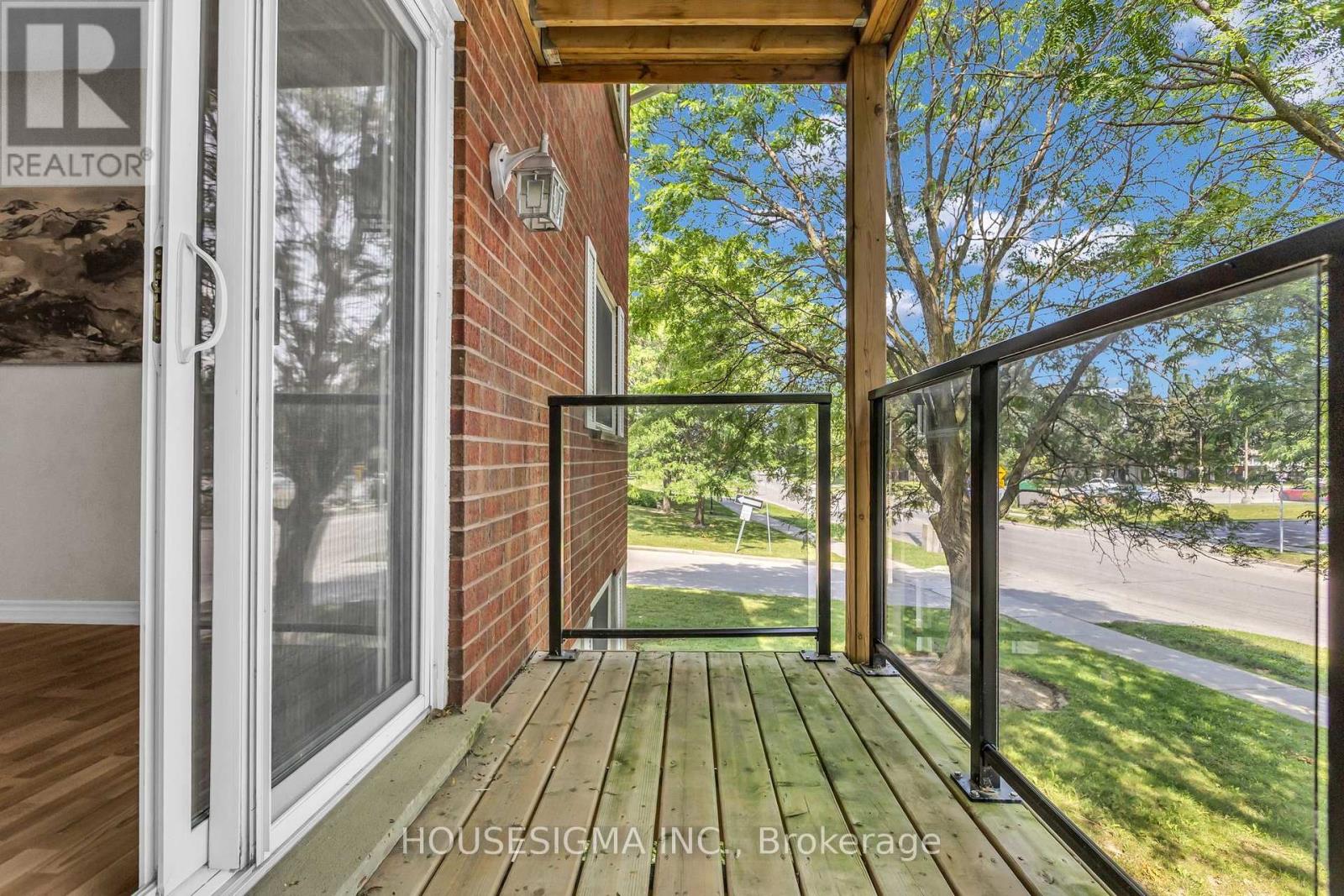 #606 565 GREENFIELD AVENUE - 24