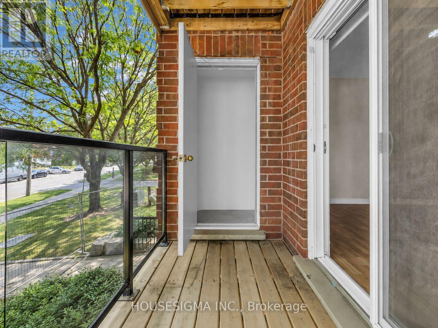 #606 565 GREENFIELD AVENUE - 25