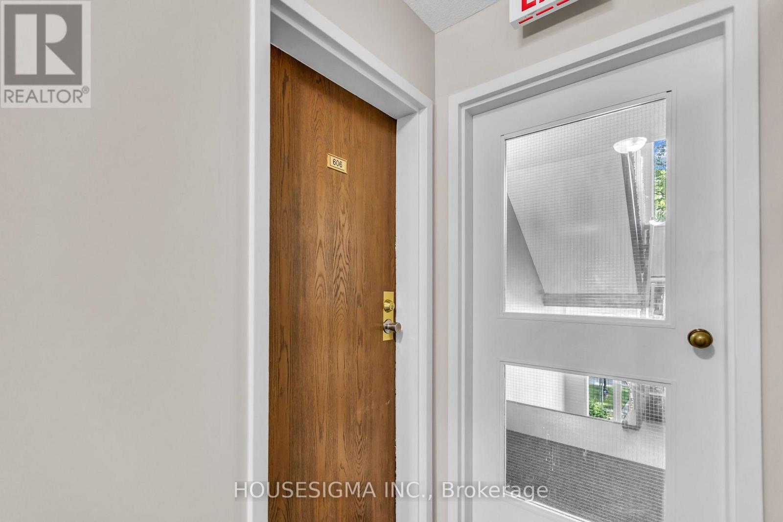 #606 565 GREENFIELD AVENUE - 4