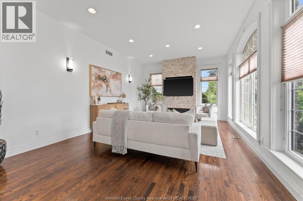 476 Mei Lin CRESCENT - 16