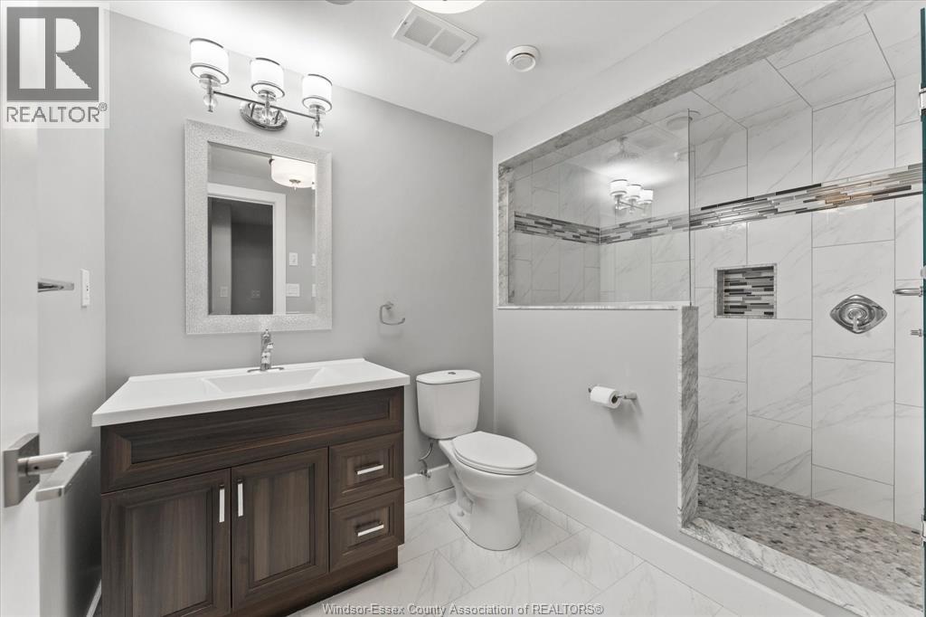 476 Mei Lin CRESCENT - Image 31