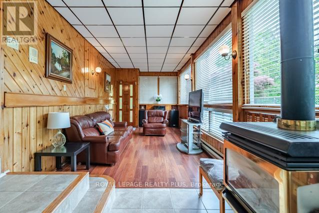87 HULLMAR DRIVE - 6