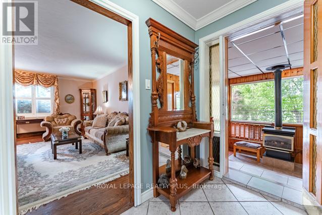 87 HULLMAR DRIVE - 8