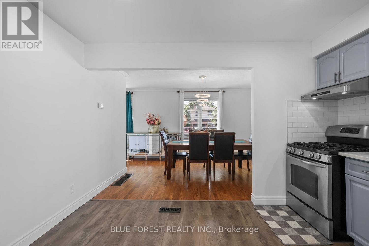 55 ARCHER CRESCENT - 11