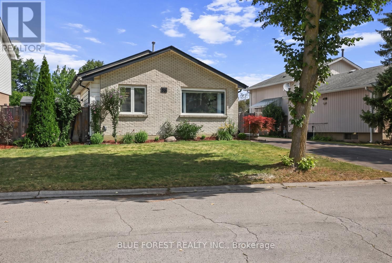 55 ARCHER CRESCENT - 2