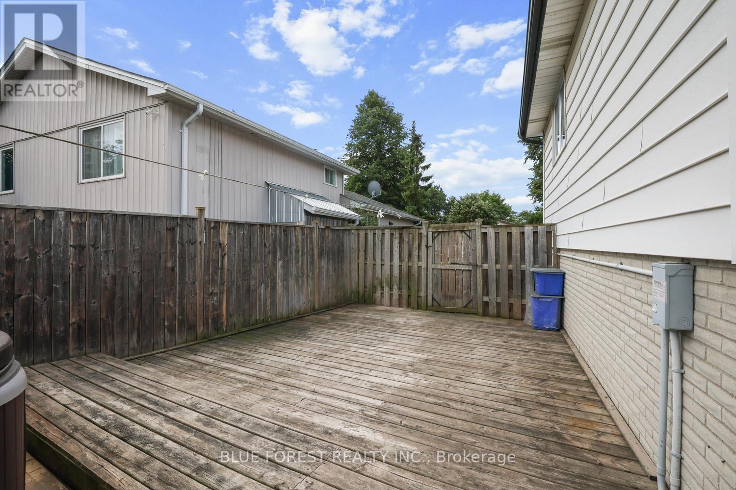 55 ARCHER CRESCENT - 34