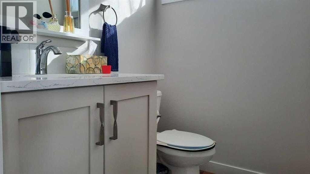 153 10 Avenue - Photo 9