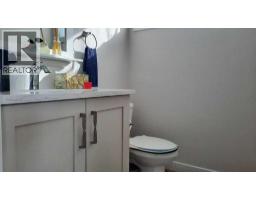 Bedroom - 153 10 Avenue, Drumheller, AB T0J0Y6 Photo 9
