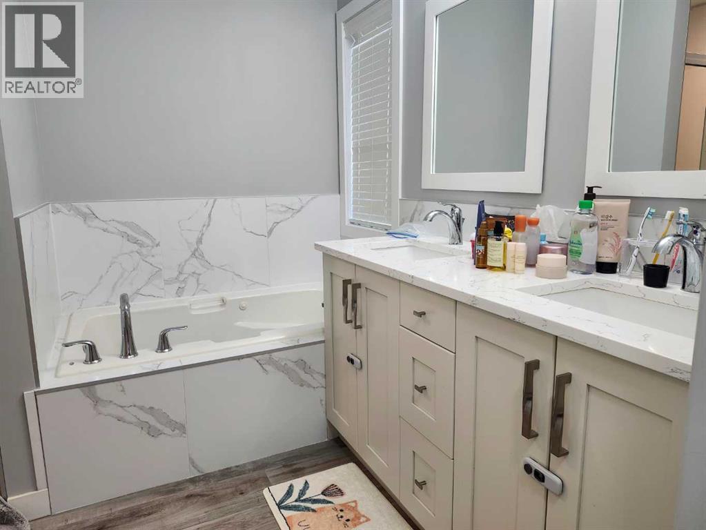 153 10 Avenue - Photo 16