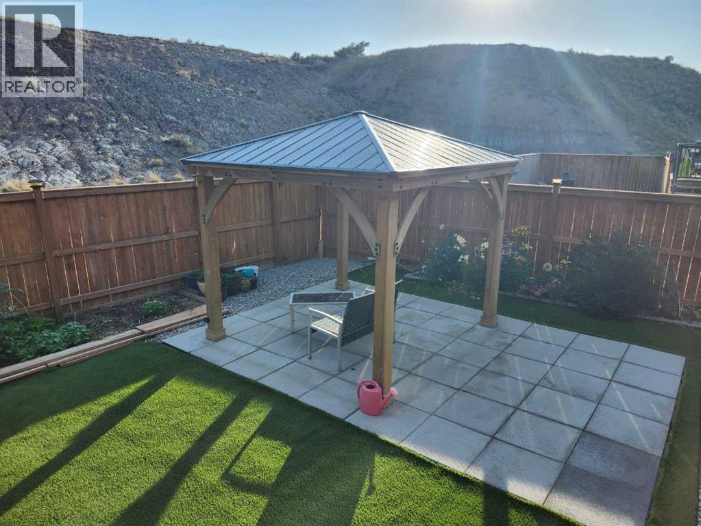 153 10 Avenue - Photo 23