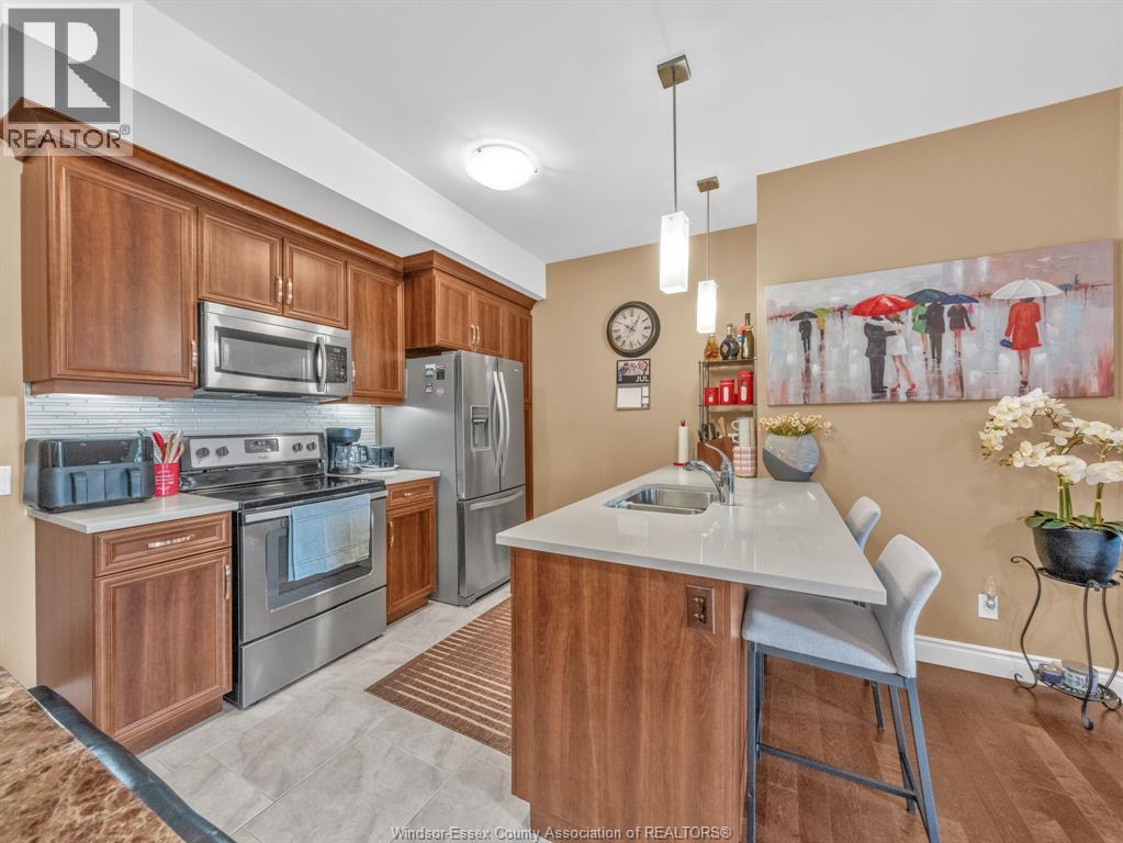 #402 8475 WYANDOTTE East - Image 24
