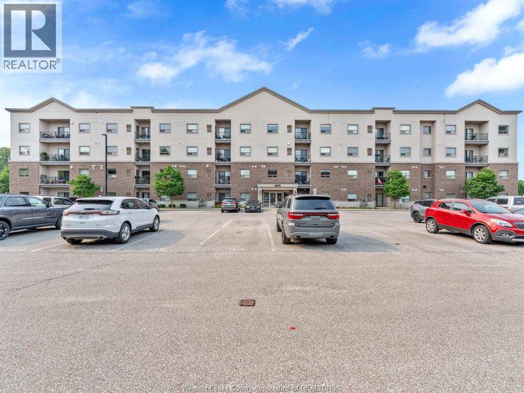 #402 8475 WYANDOTTE East - 8