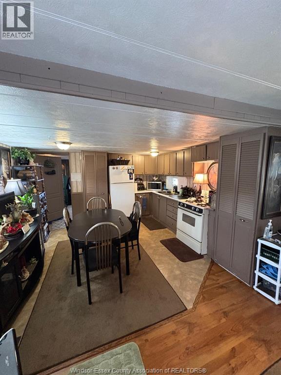 80 SUNCREST DRIVE - 30