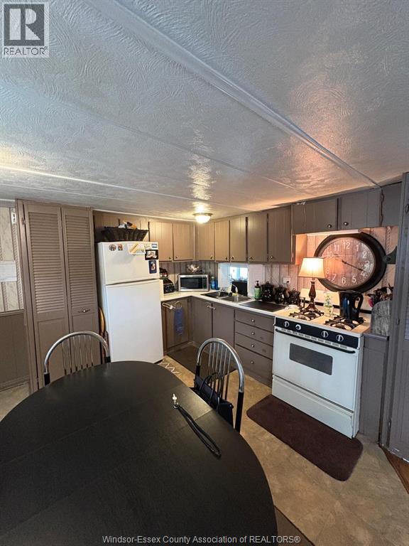 80 SUNCREST DRIVE - 34