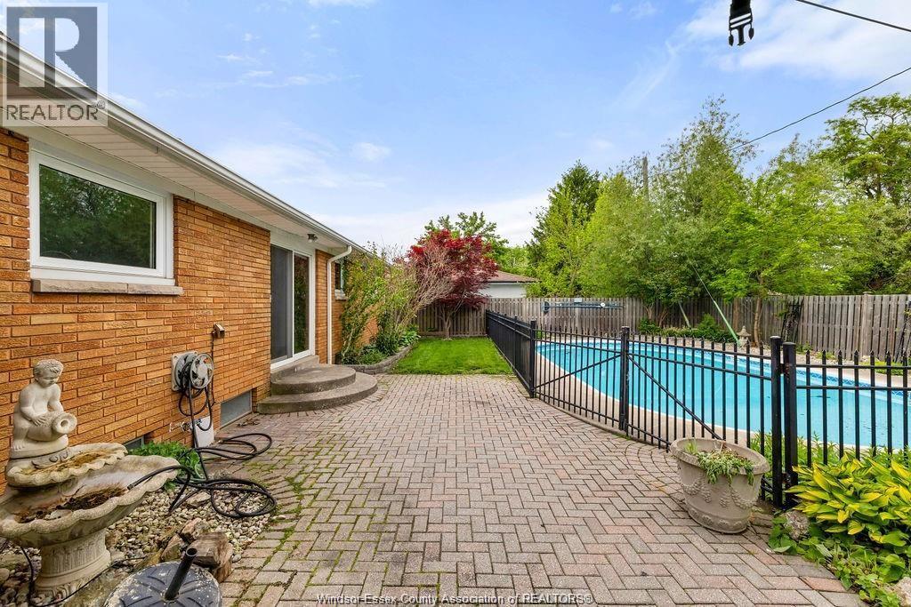 1670 CAMPBELL AVENUE - 20