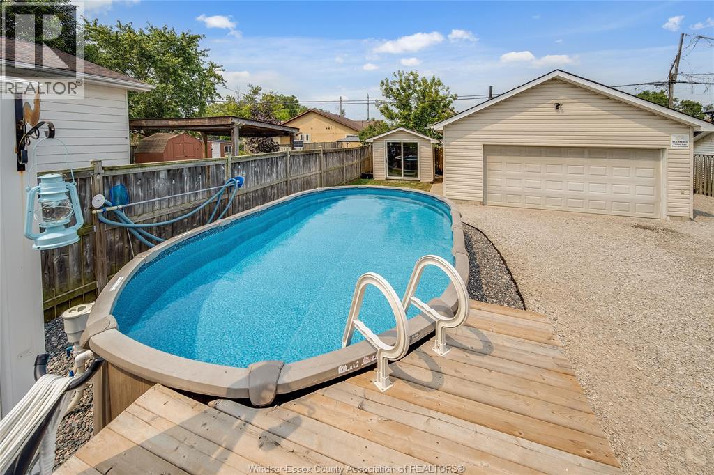 518 ARQUETTE AVENUE - 32