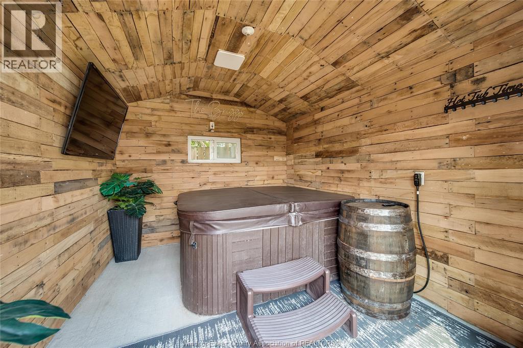 518 ARQUETTE AVENUE - 38
