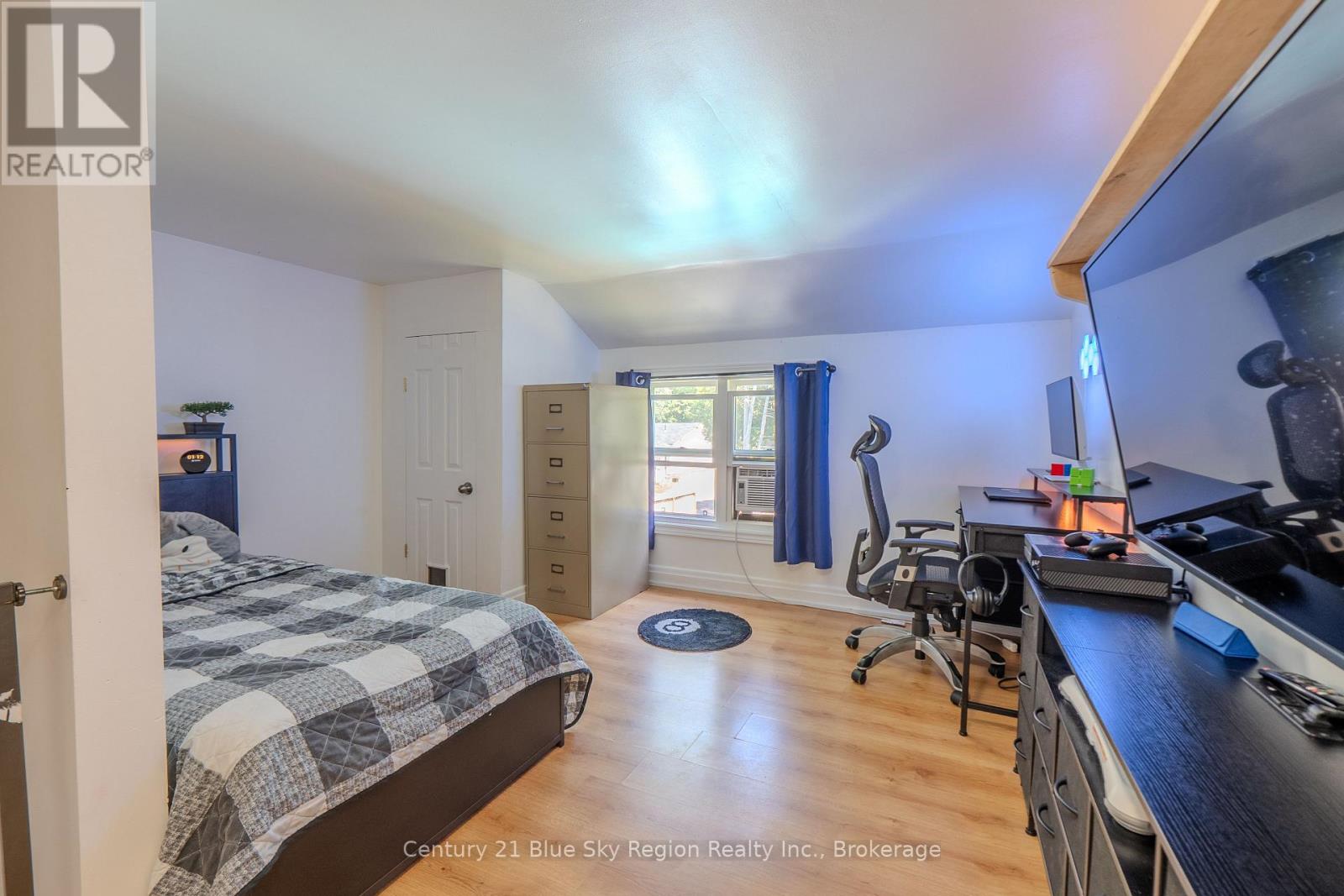 554 LAKESHORE DRIVE - Image 24