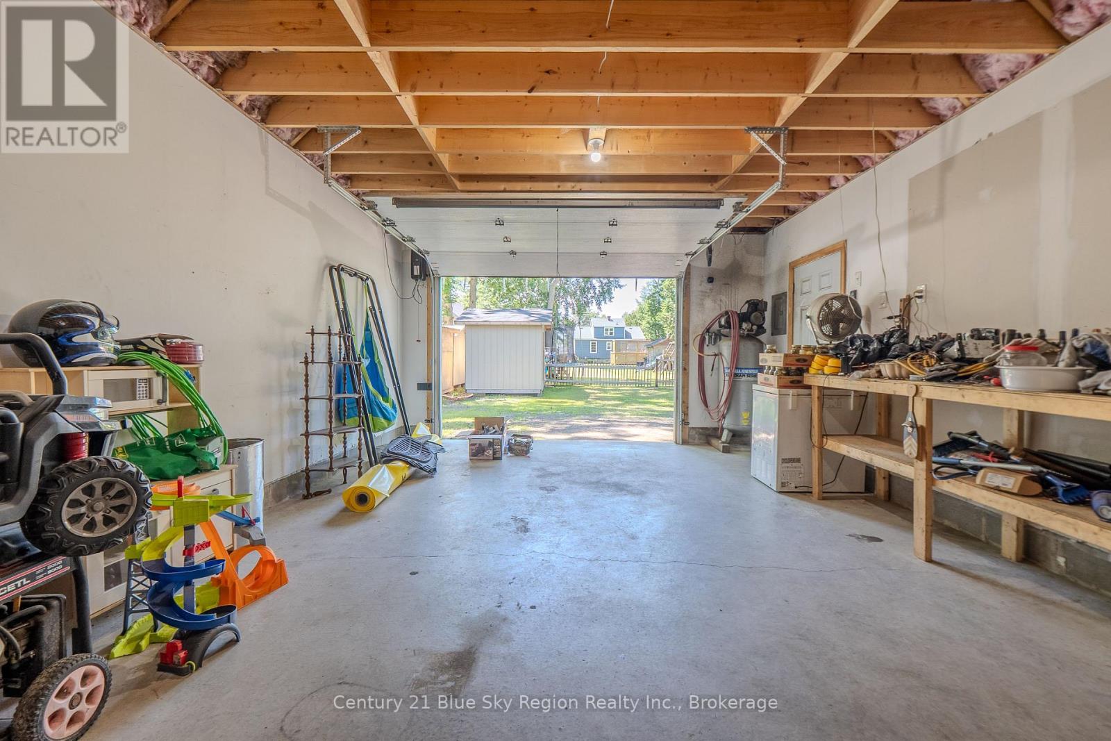 554 LAKESHORE DRIVE - Image 29