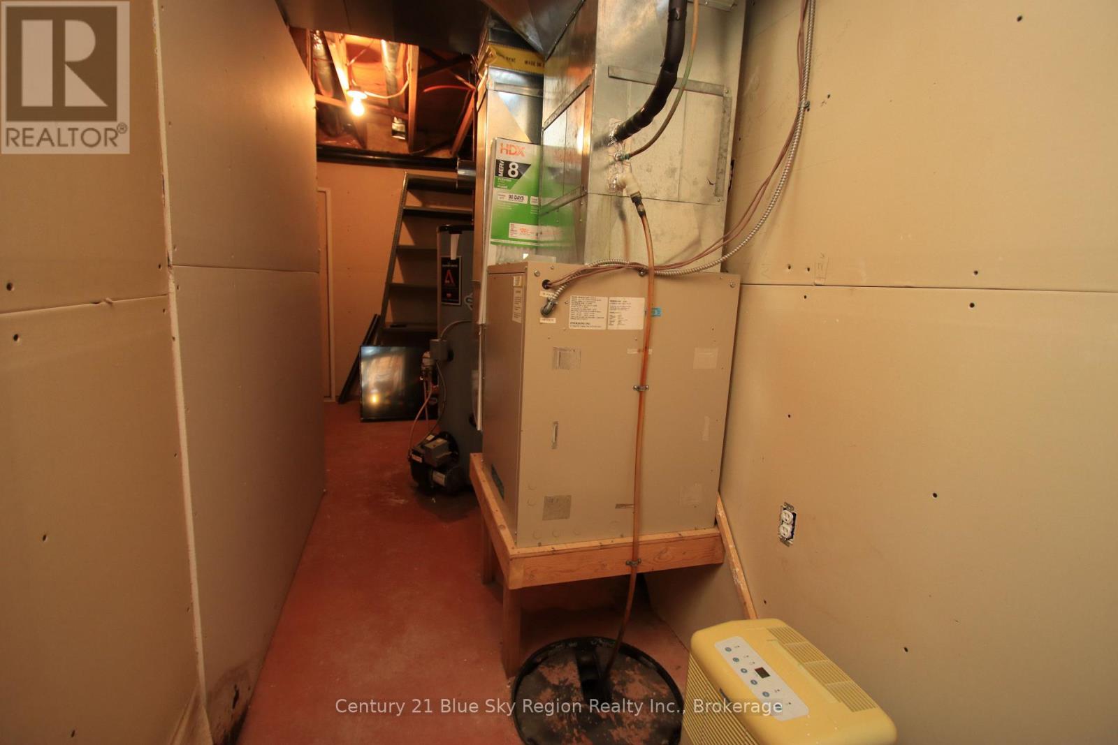 25 MEADOW DRIVE - Image 33