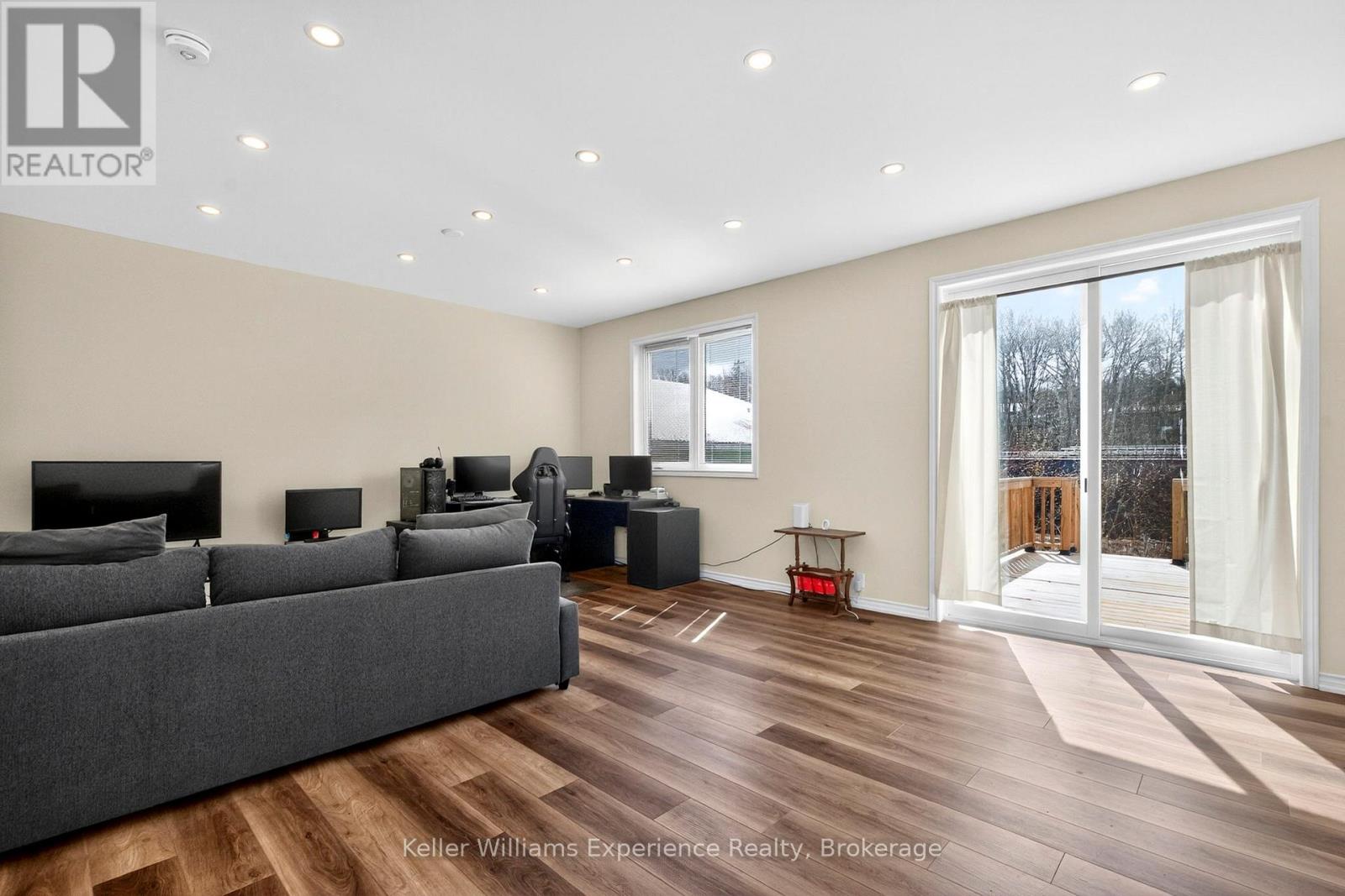 175 ELIZABETH STREET - 11