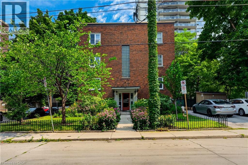 #104 60 ROBINSON Street - 3
