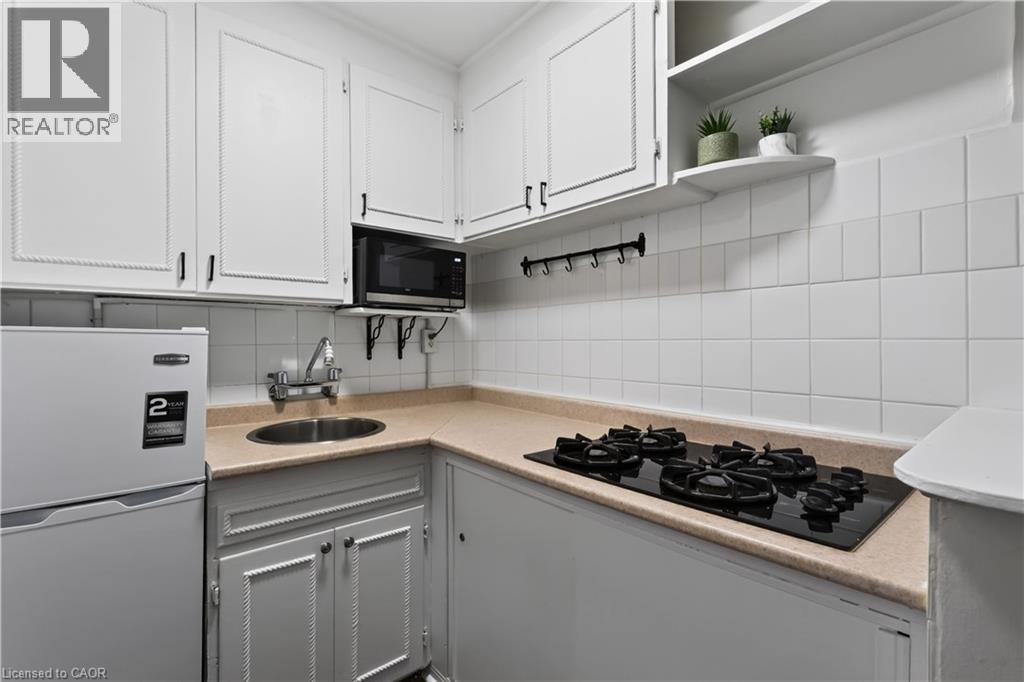 #104 60 ROBINSON Street - 30