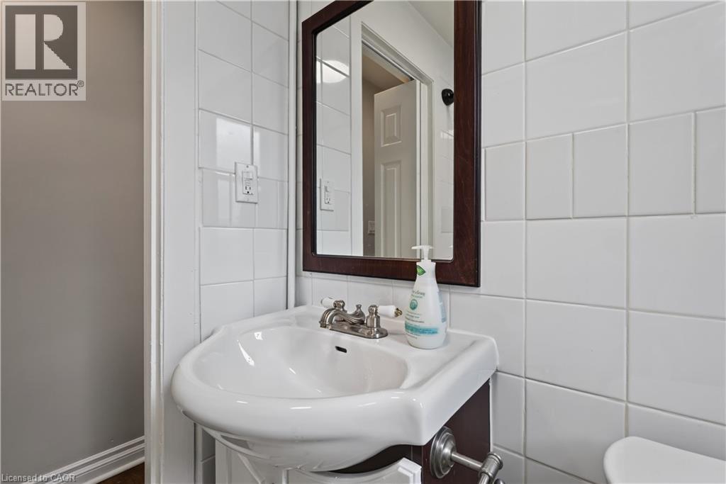 #104 60 ROBINSON Street - 35