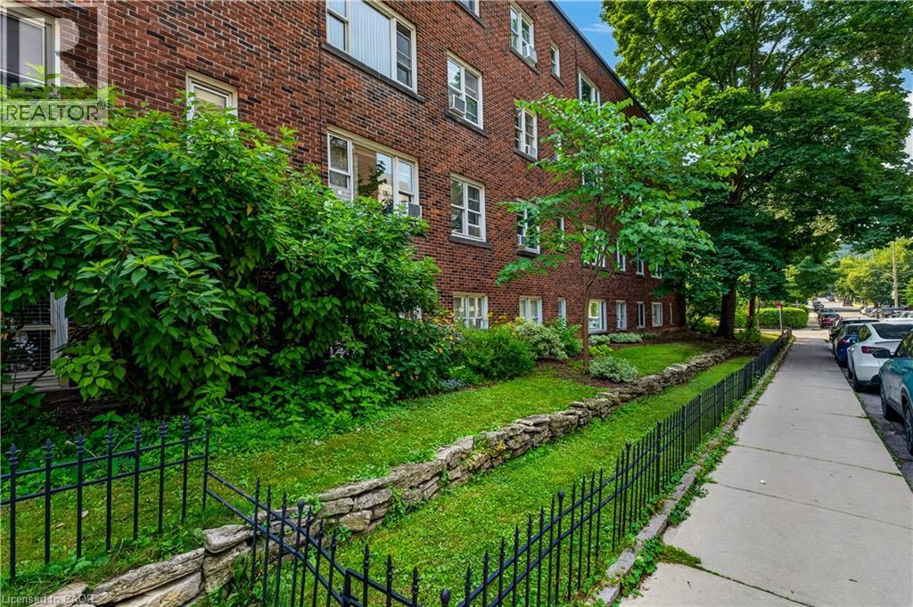 #104 60 ROBINSON Street - 9