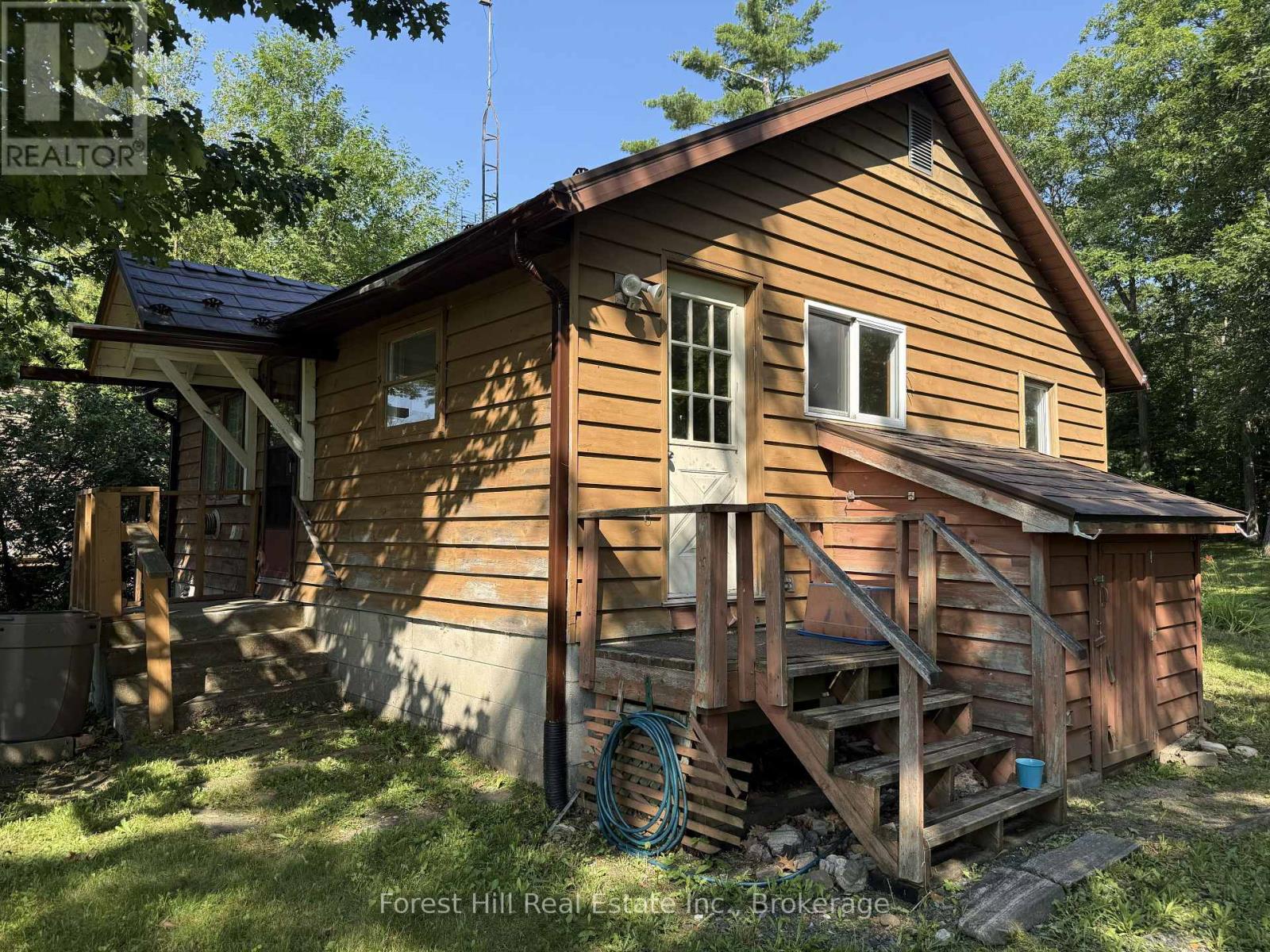 1033 GREY STREET - 1
