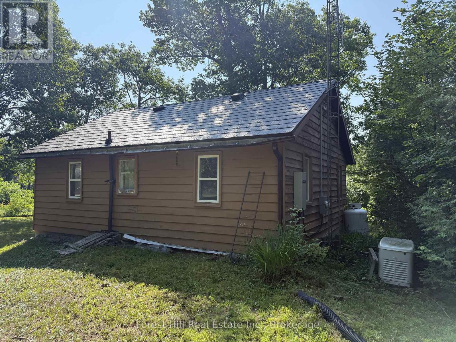 1033 GREY STREET - 11