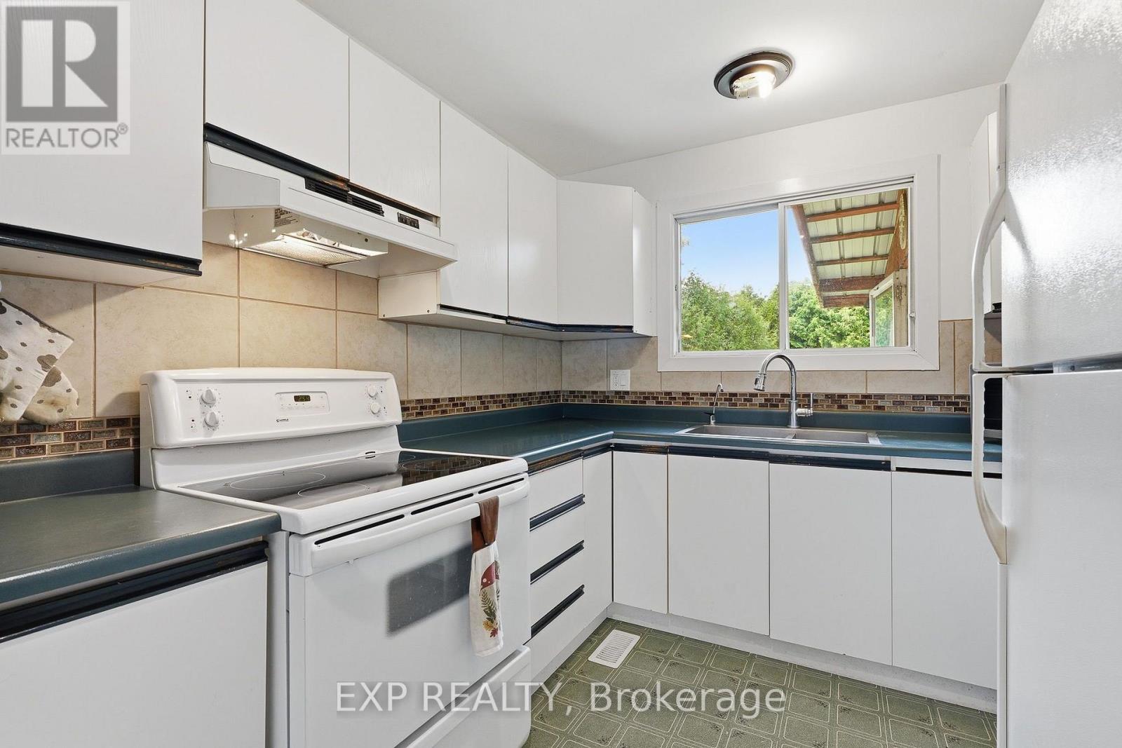 129 LAURIER STREET - 11