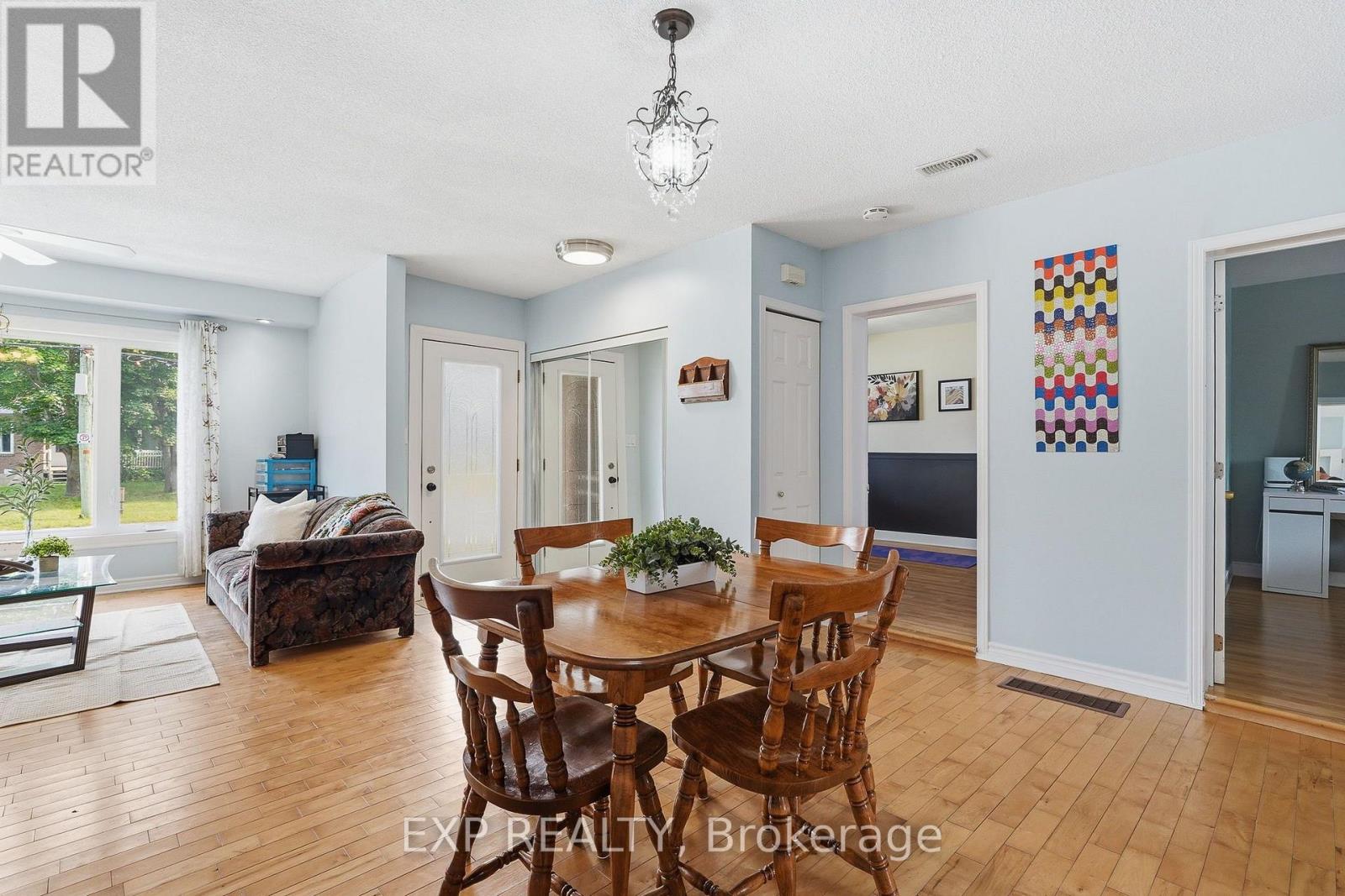 129 LAURIER STREET - Image 8