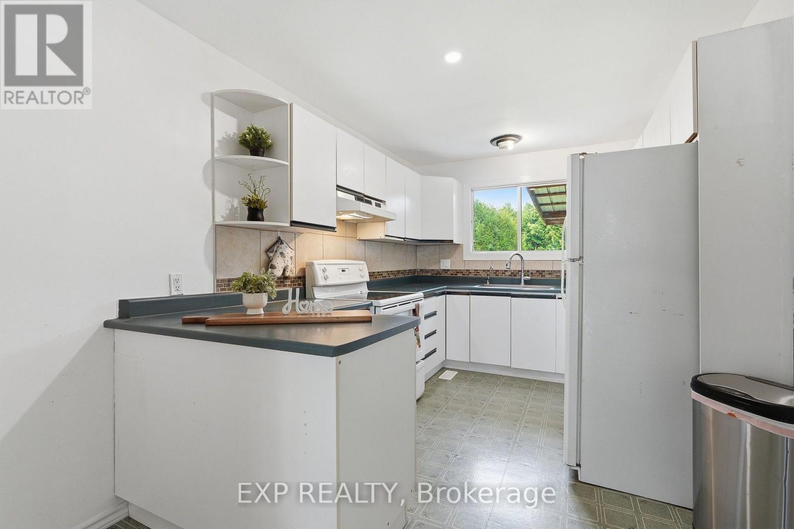 129 LAURIER STREET - Image 9