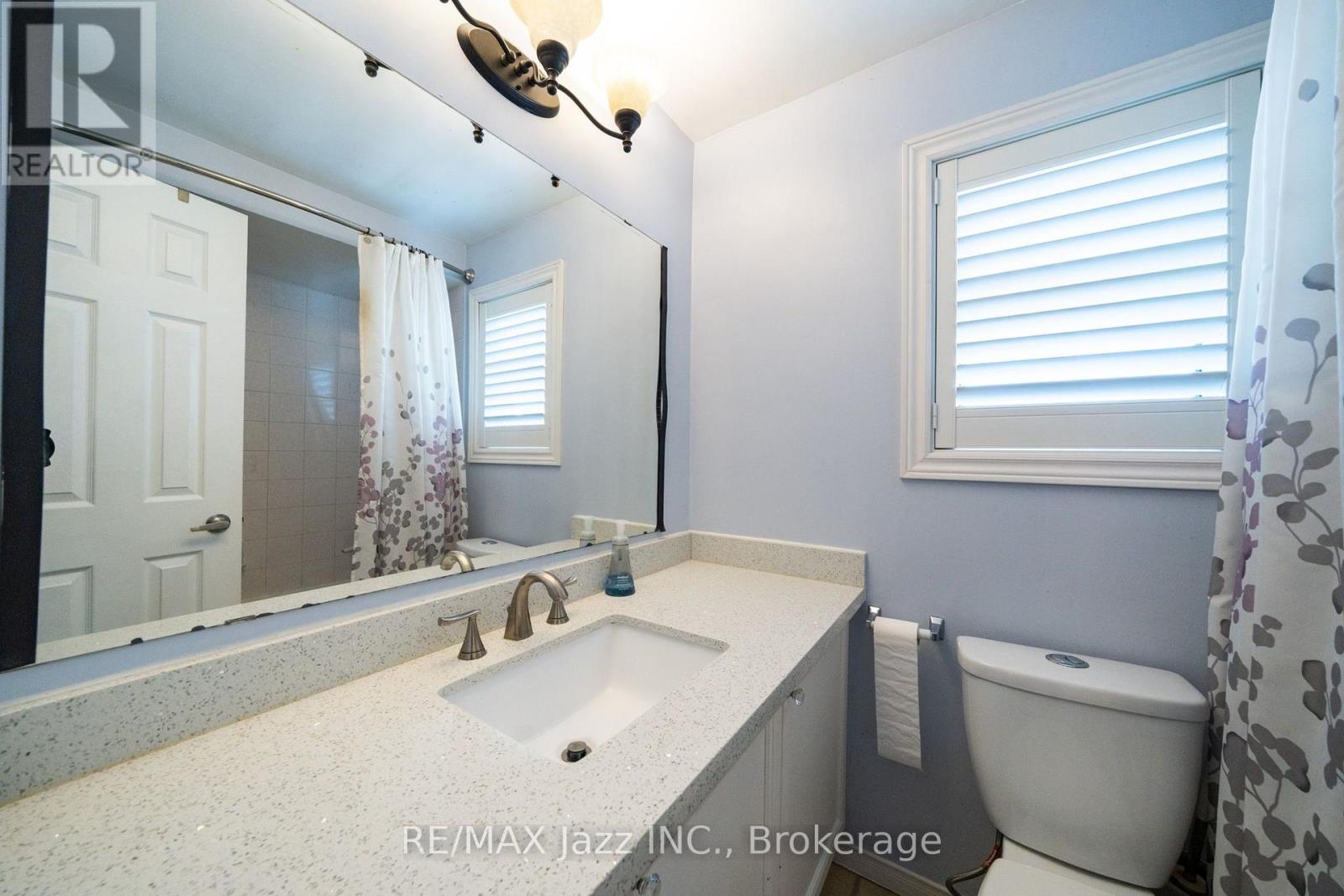 110 FREELAND AVENUE E - 29
