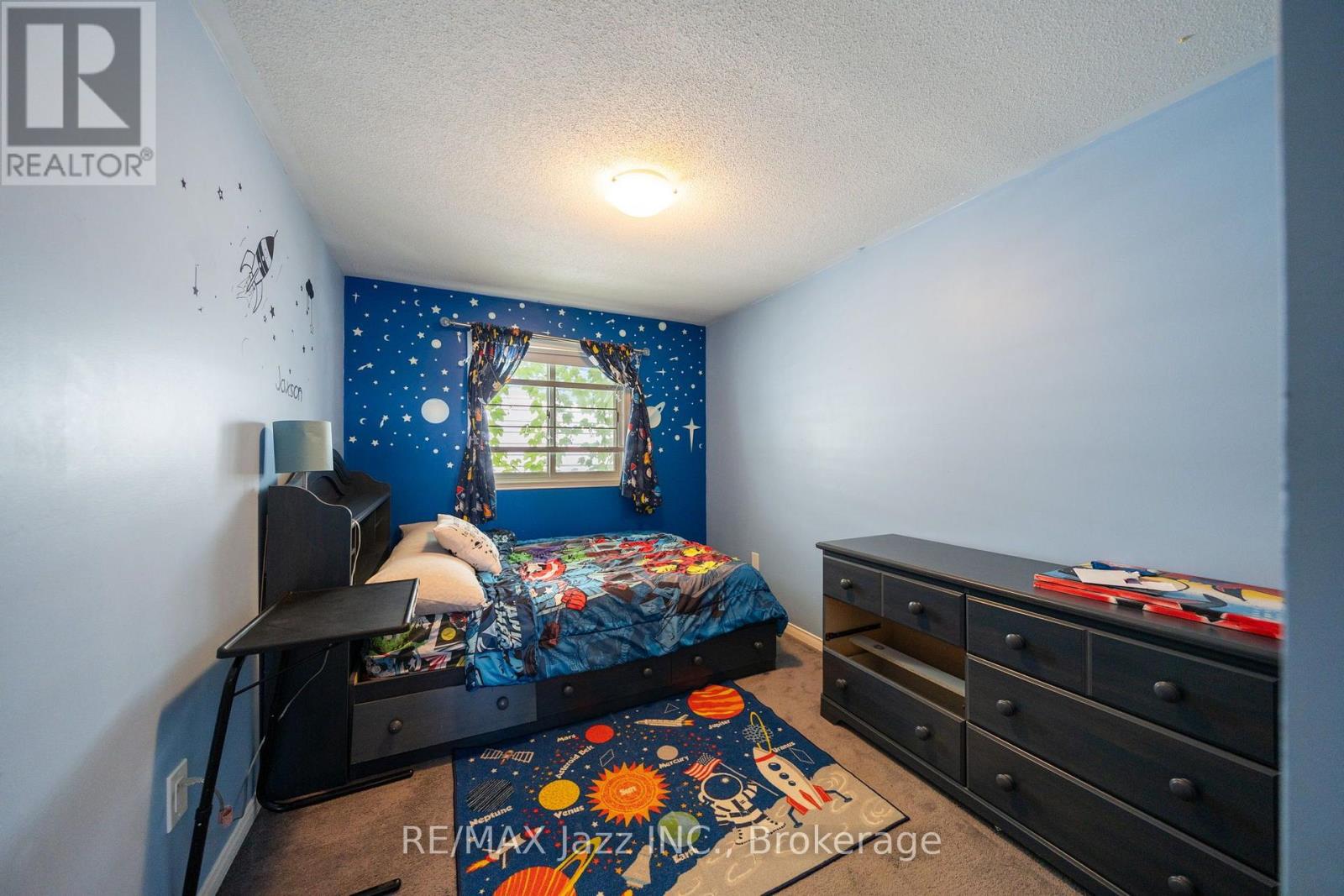 110 FREELAND AVENUE E - 31