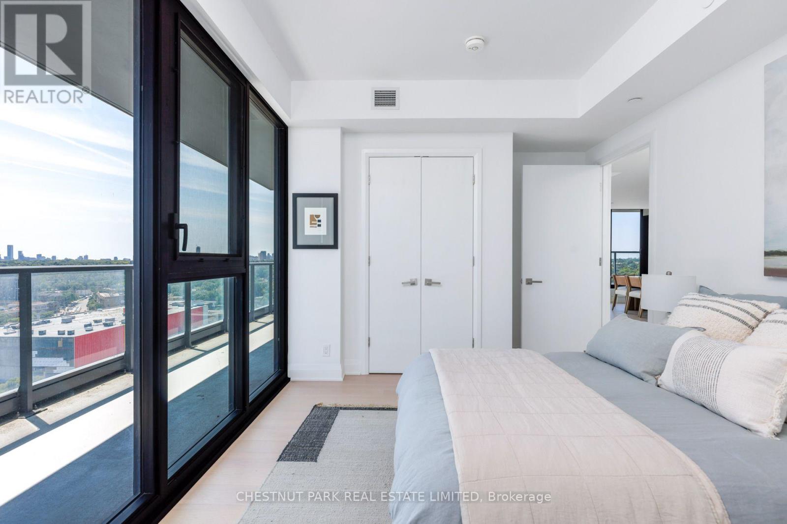 #1602 33 FREDERICK TODD WAY - 21