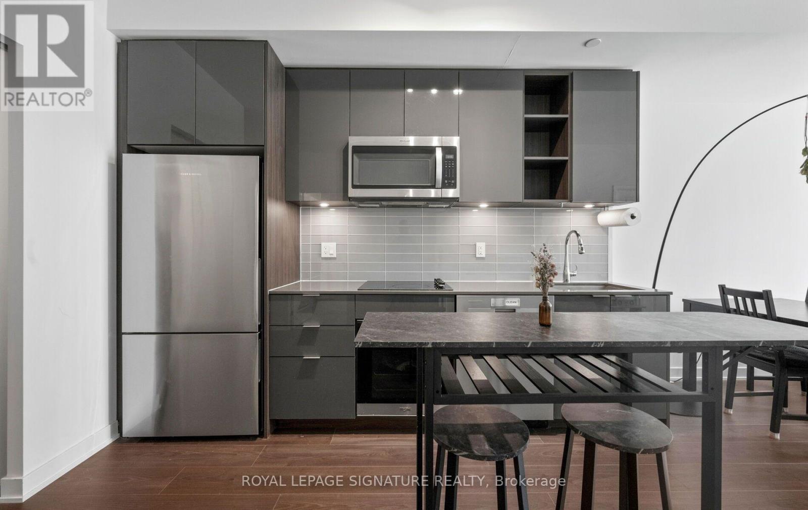 #427 543 RICHMOND STREET W - 3