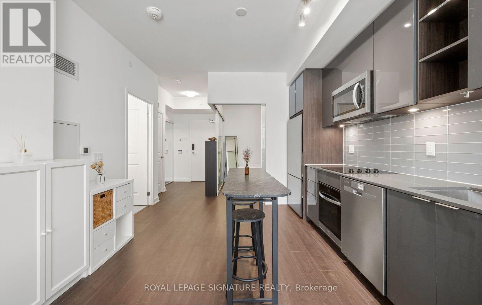 #427 543 RICHMOND STREET W - 4