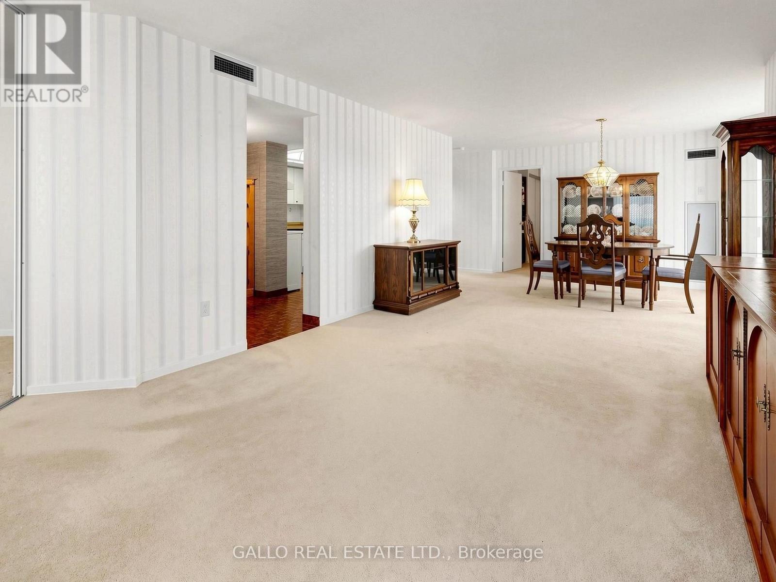 #203 10 KENNETH AVENUE - 12
