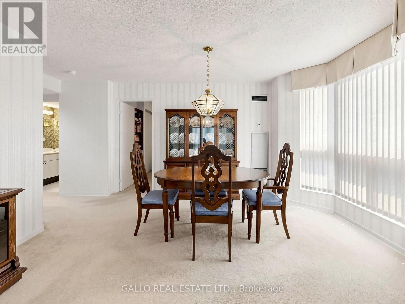 #203 10 KENNETH AVENUE - 14
