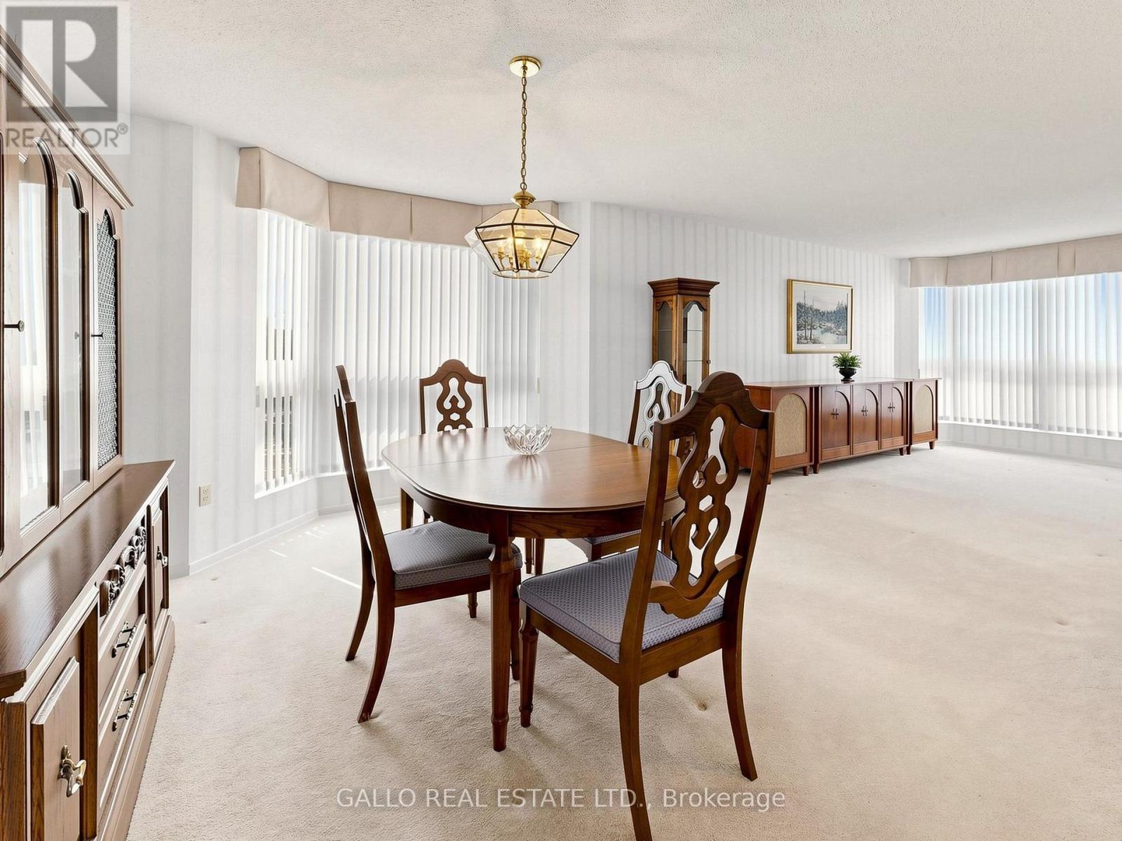 #203 10 KENNETH AVENUE - 16