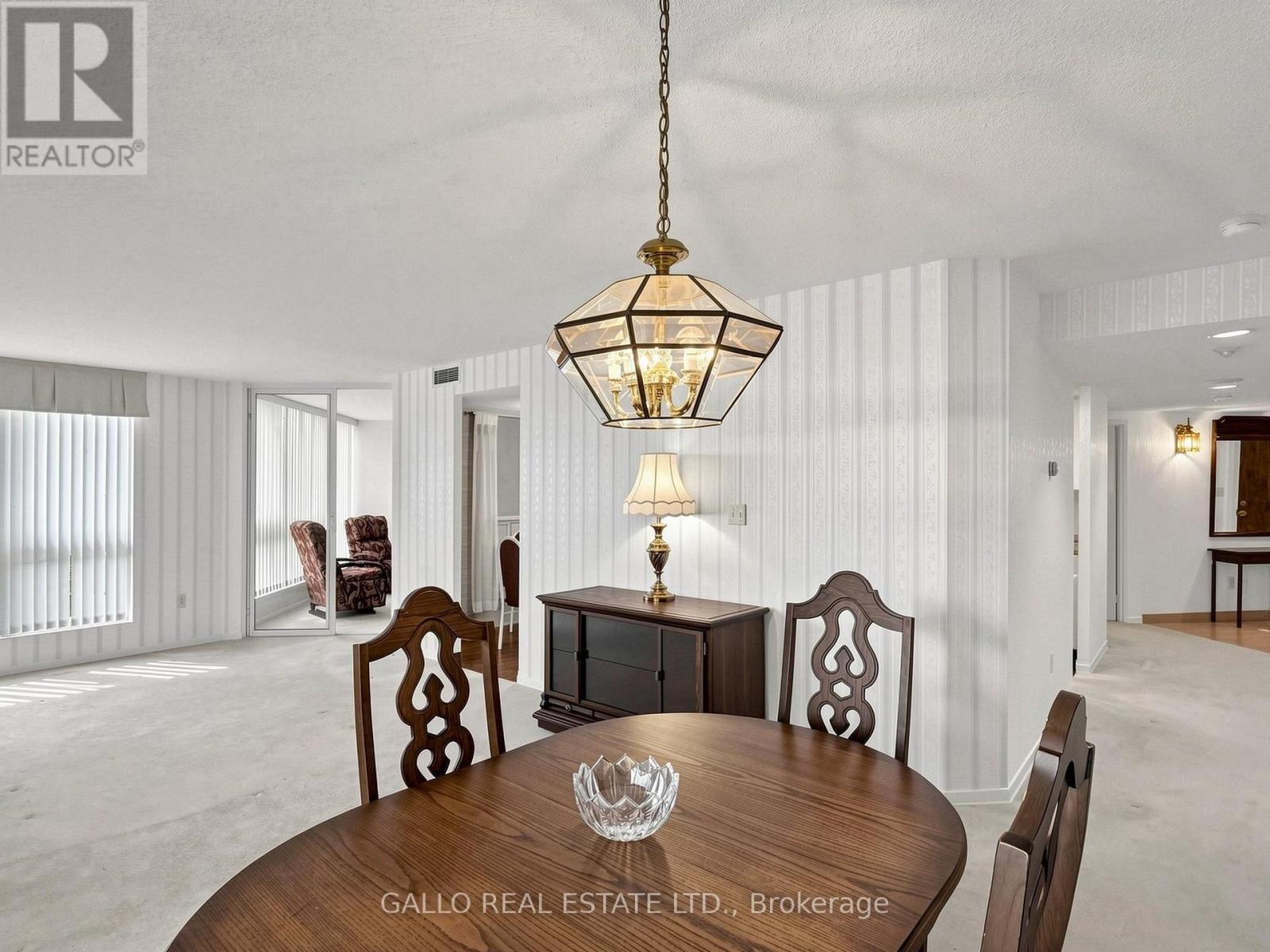 #203 10 KENNETH AVENUE - 17